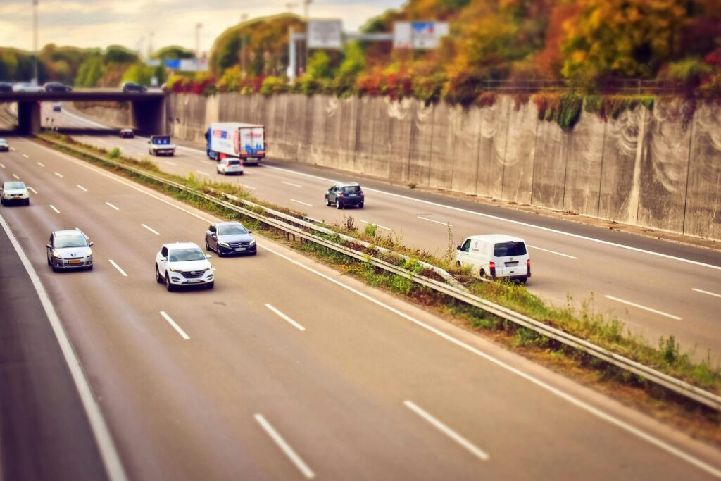 Driving in lane: Driving etiquette